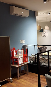 Wandgerät in einem Backshop in Halle